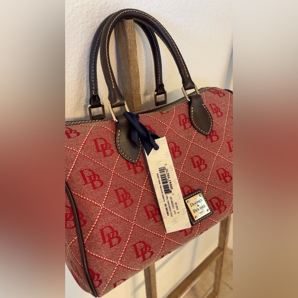 BRAND NEW WITH TAGS Dooney & Bourke Red and Brown purse. - Picture 4 of 7